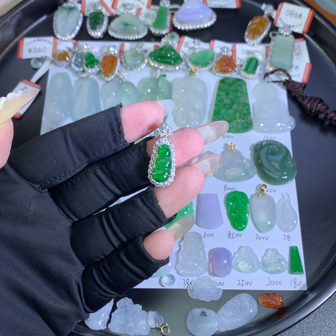 翡翠银S925镶嵌吊坠(不含链)福豆