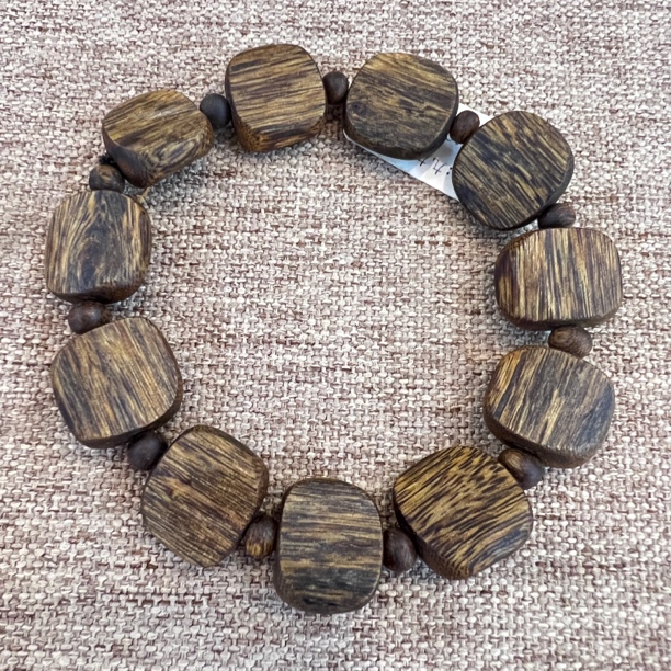 【凤姐沉香】99沉12克+透顶绿多样性发货一条