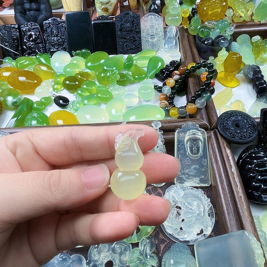岫玉未镶嵌吊坠(不含链)
