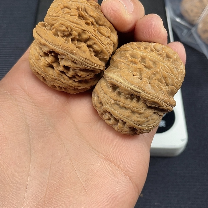 ****文玩核桃吊坠元宝