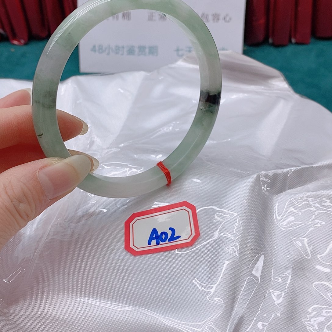 翡翠手镯未镶嵌小****娃A022222222