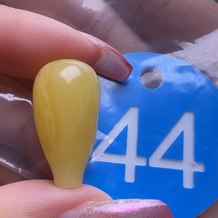 未镶嵌蜜蜡裸石12.3mm鸡油黄三通