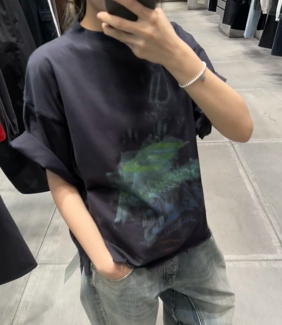 小巴风格新款模糊印花割破字母短袖男女同款