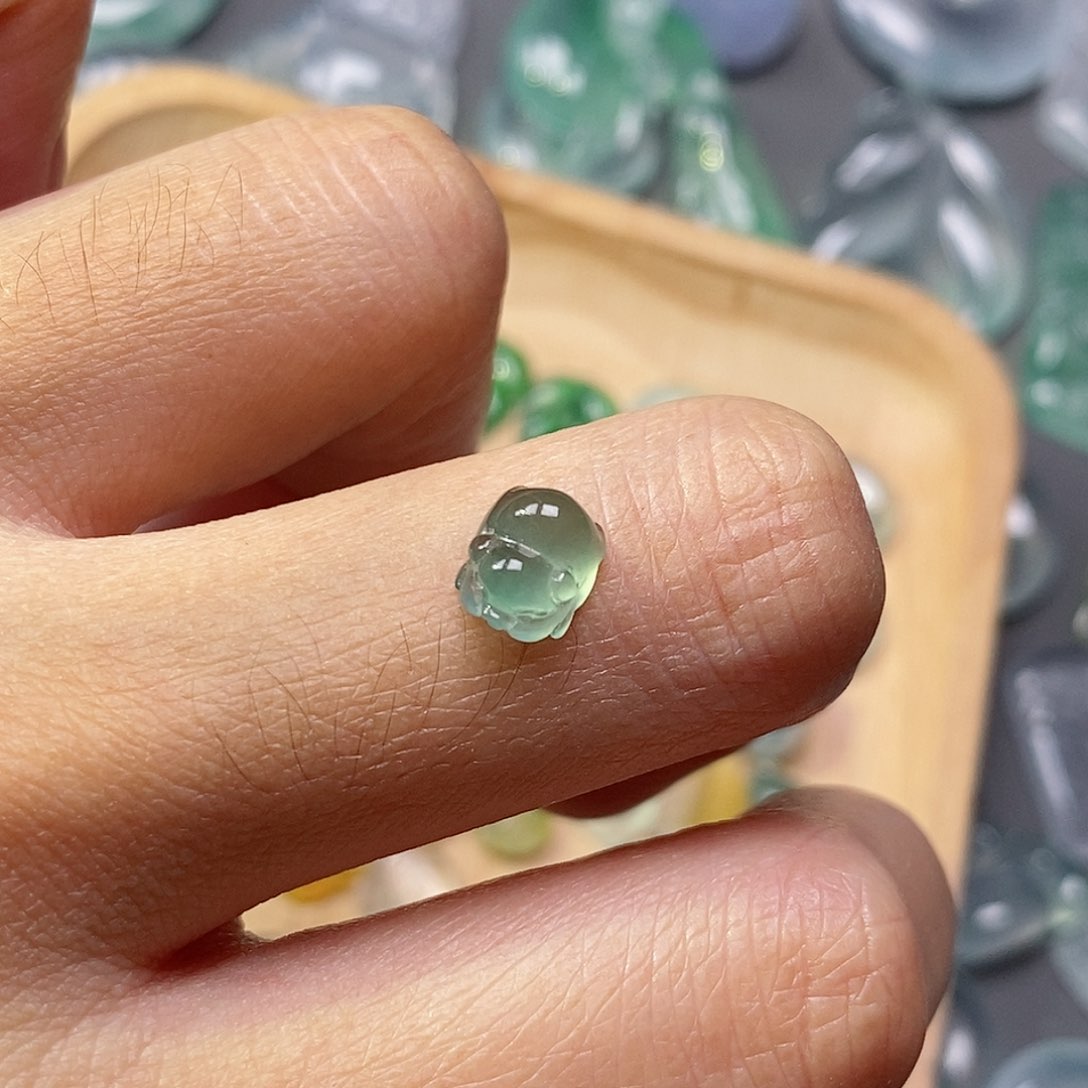 翡翠颈饰未镶嵌翡翠