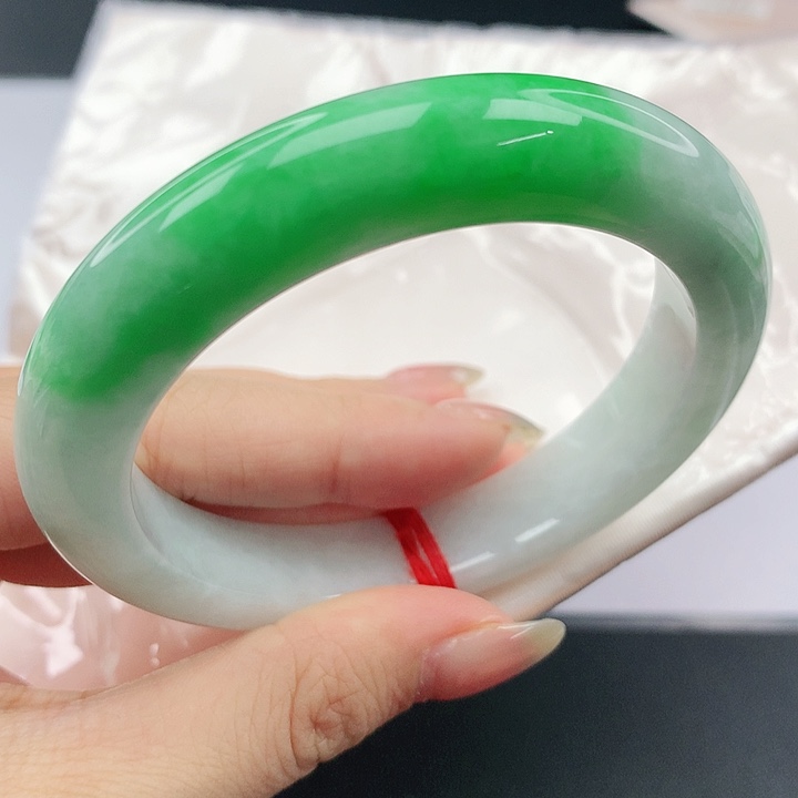 未镶嵌手镯翡翠，351