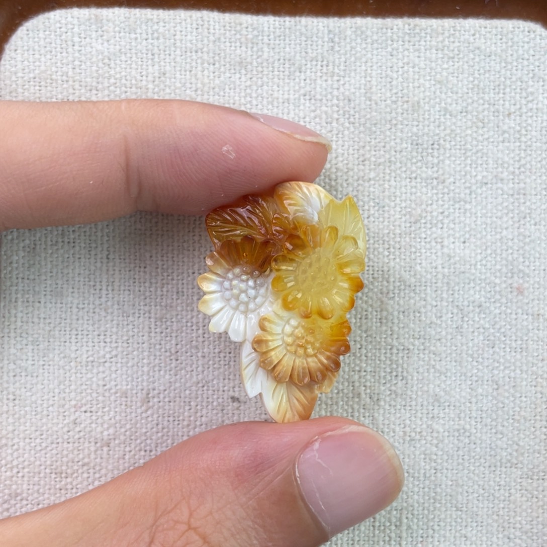 琥珀未镶嵌珠宝奇石花花