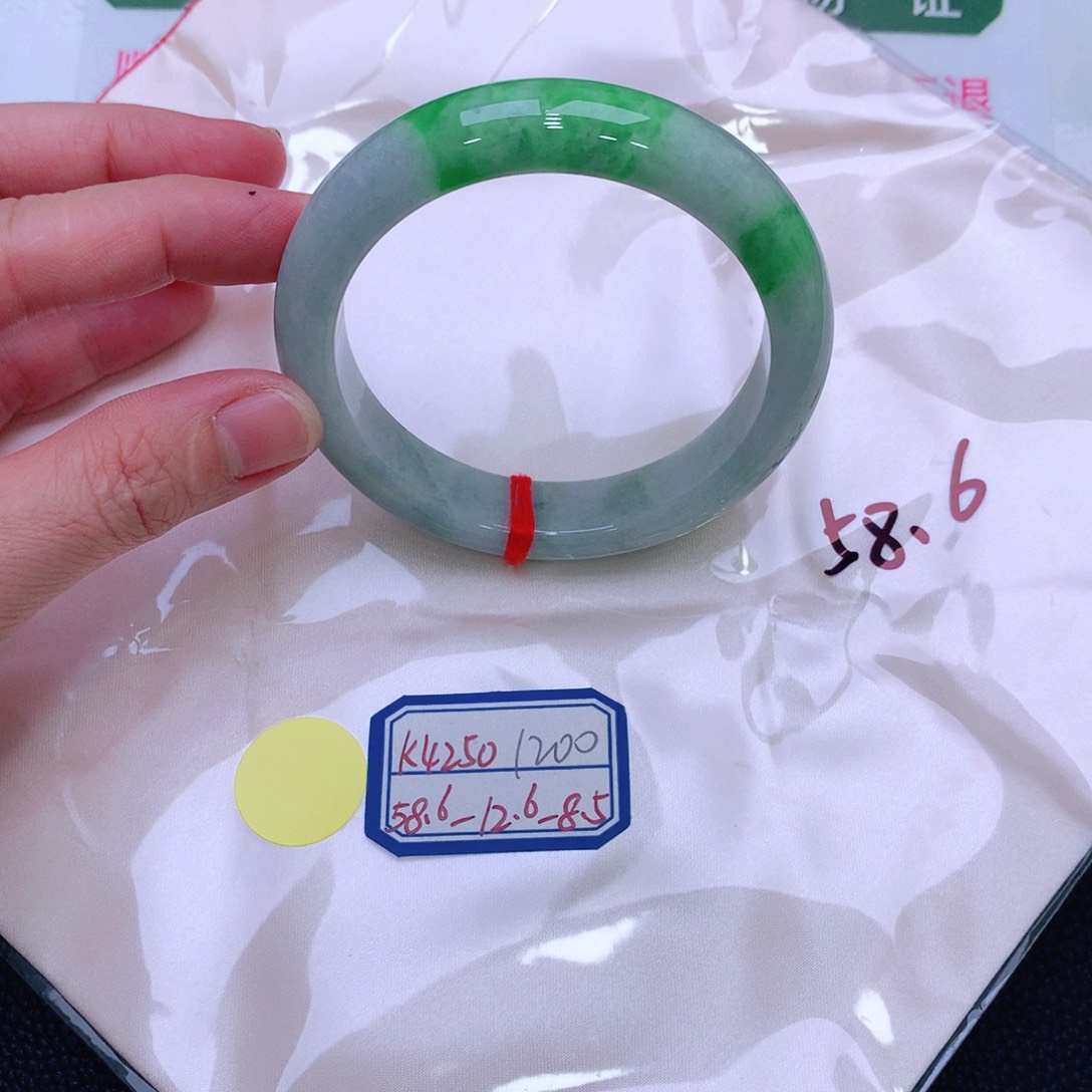 未镶嵌手镯翡翠缅甸翡翠手镯