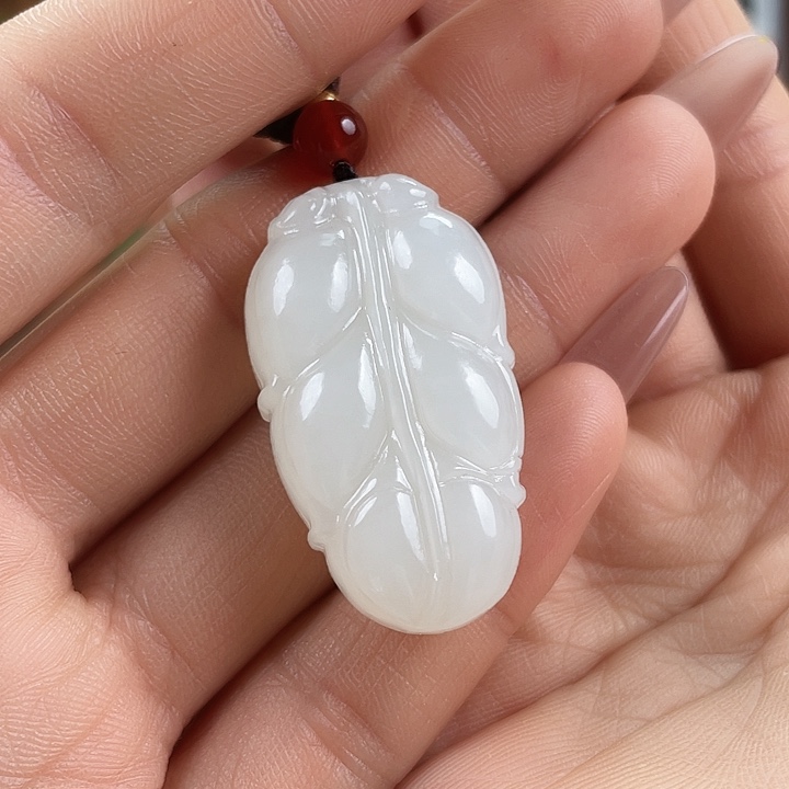 颈饰未镶嵌和田玉（糖玉）