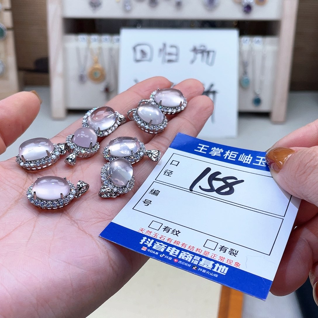 颈饰水晶合金多样性，发一件