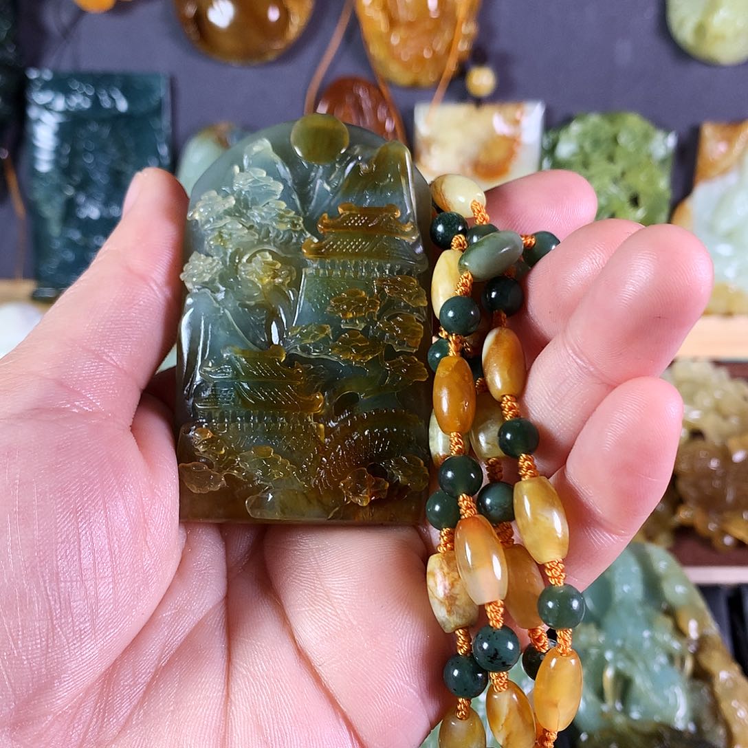 岫玉吊坠(赠链)未镶嵌G****?