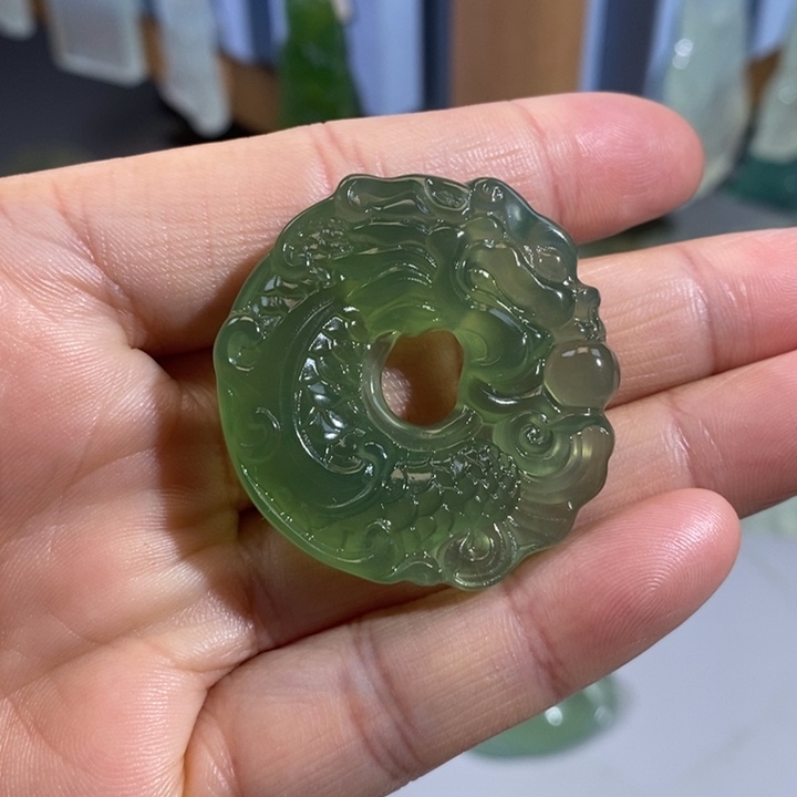 司***8岫玉未镶嵌颈饰吊坠