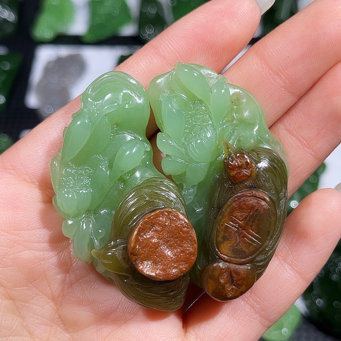 百***羞和田玉未镶嵌颈饰