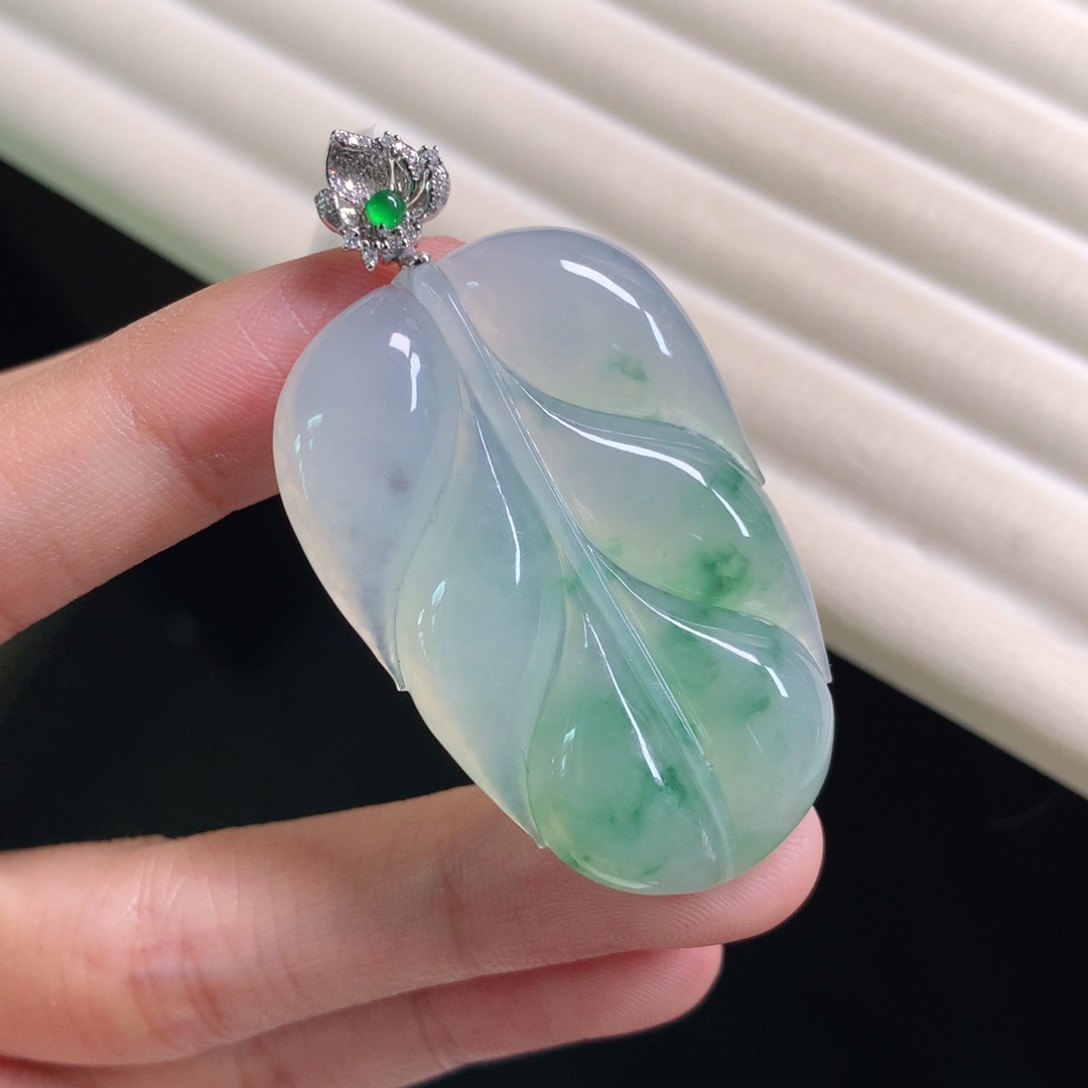 翡翠颈饰18K金镶嵌大大大叶子