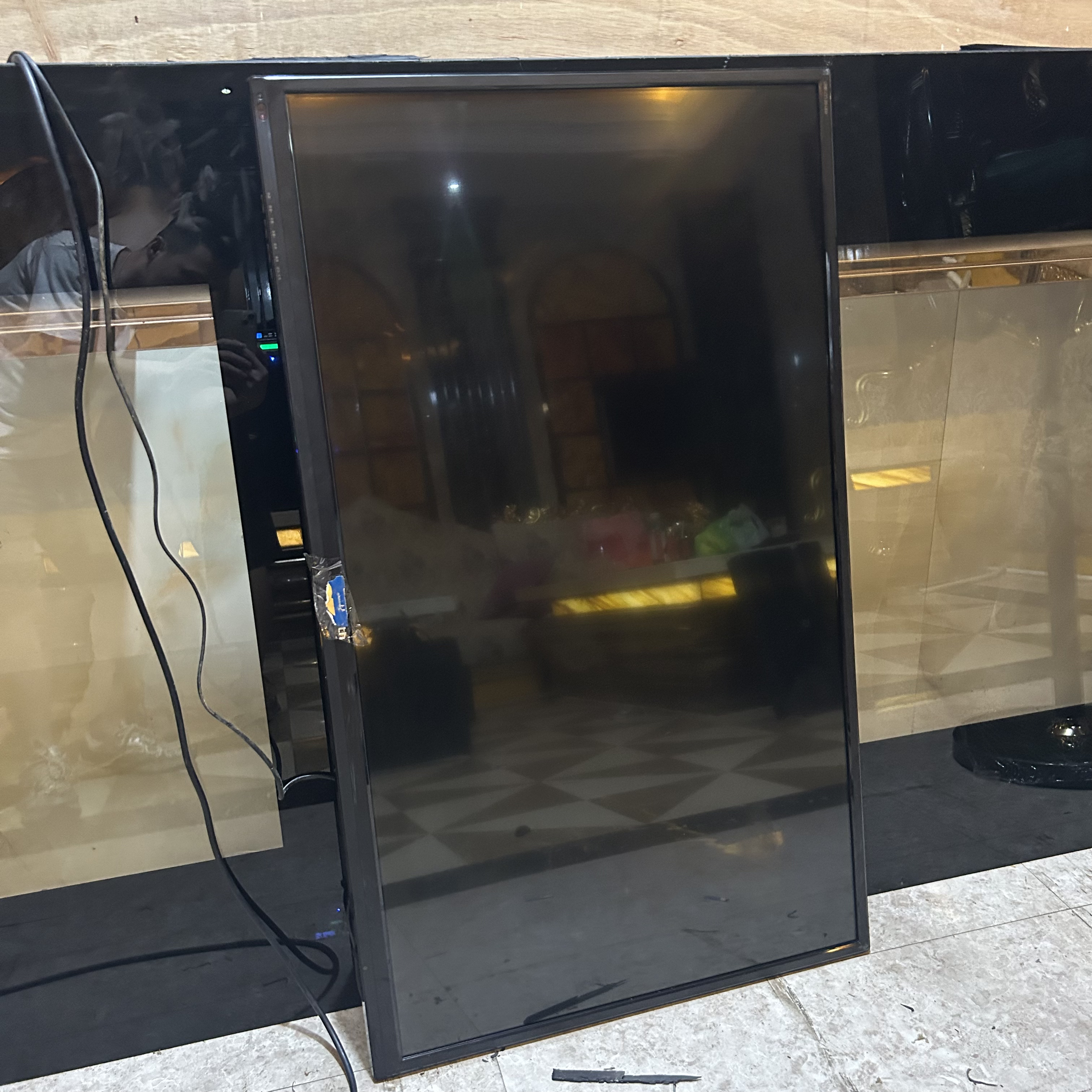 9新  （不包邮）KTV47寸电视机一台