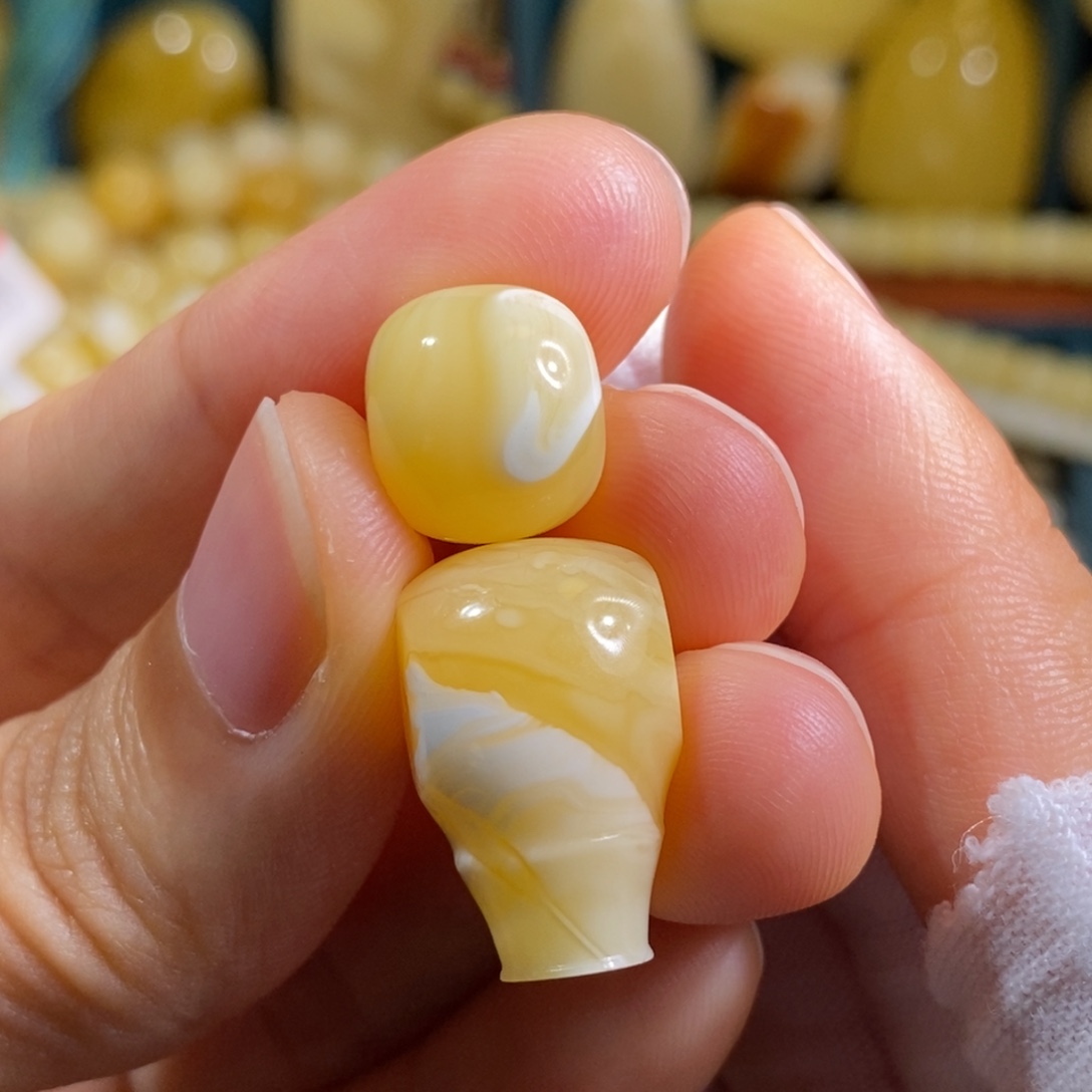 蜜蜡未镶嵌裸石配饰