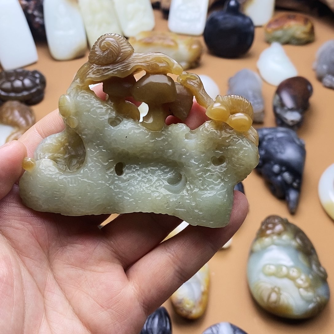 和田玉挂件未镶嵌