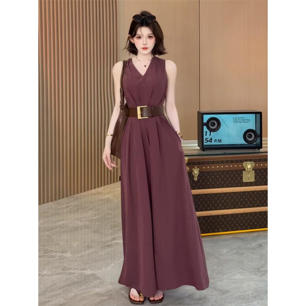 赫本风新款显瘦小众设计气质高级感宽松V领无袖收腰连衣裙配腰带
