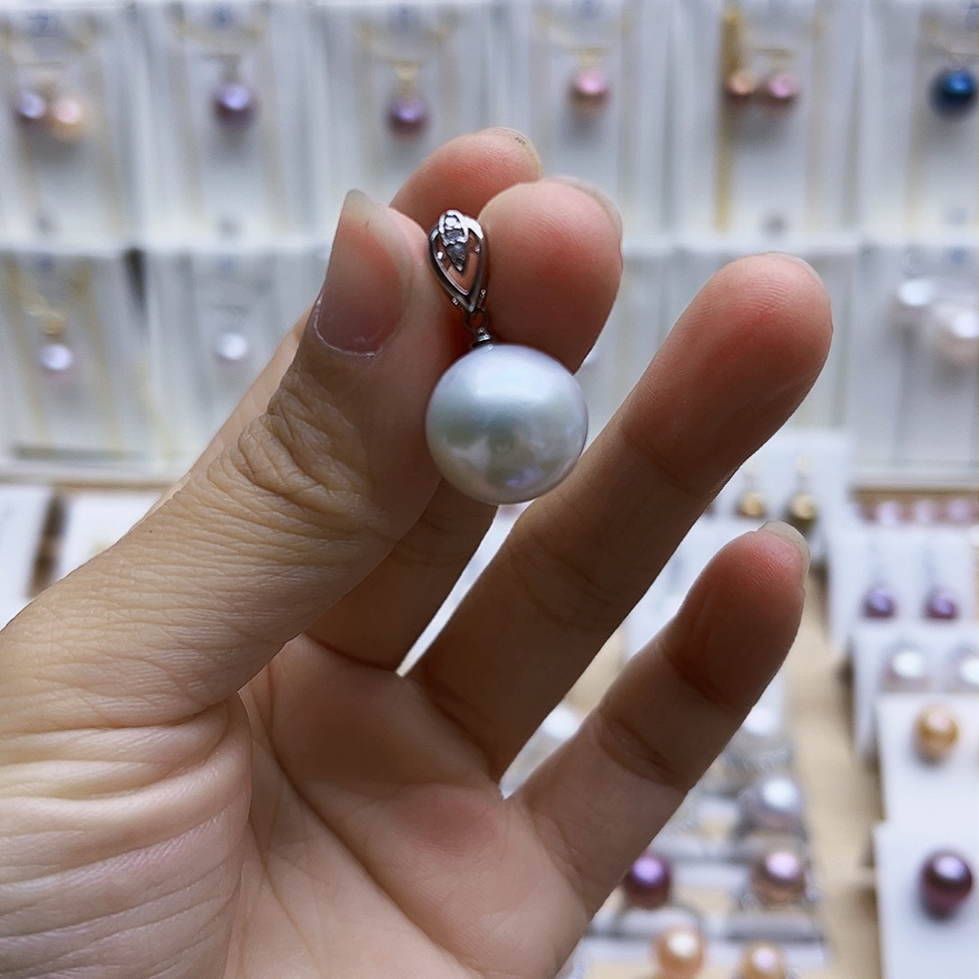 淡水珍珠颈饰合金