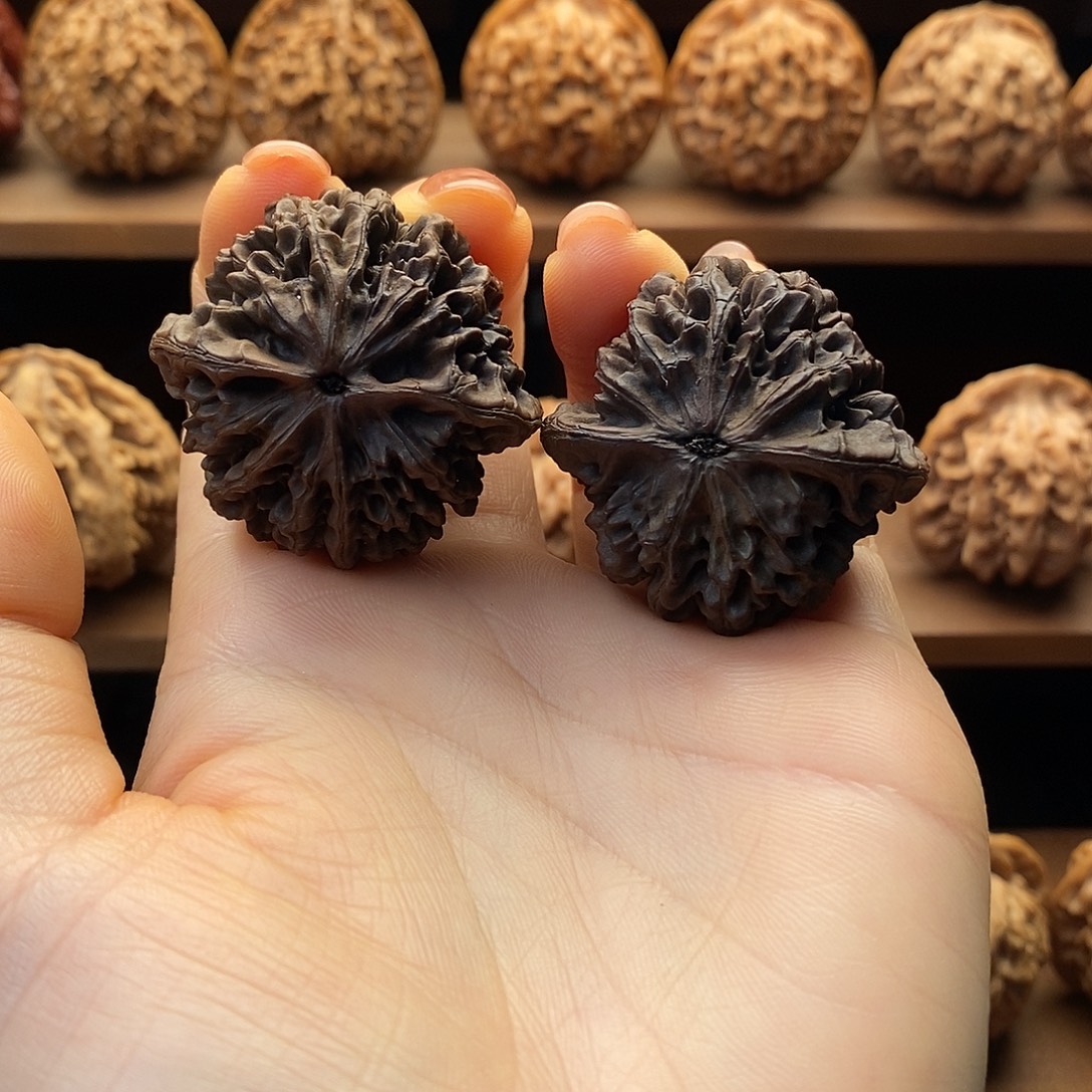 @****文玩核桃吊坠地闷9（静静文玩）把件