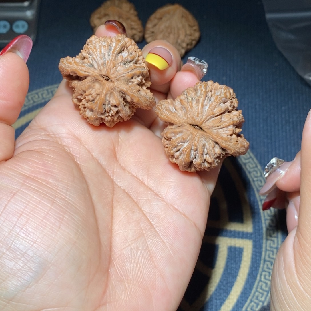 文玩核桃吊坠40尺全品麦穗虎