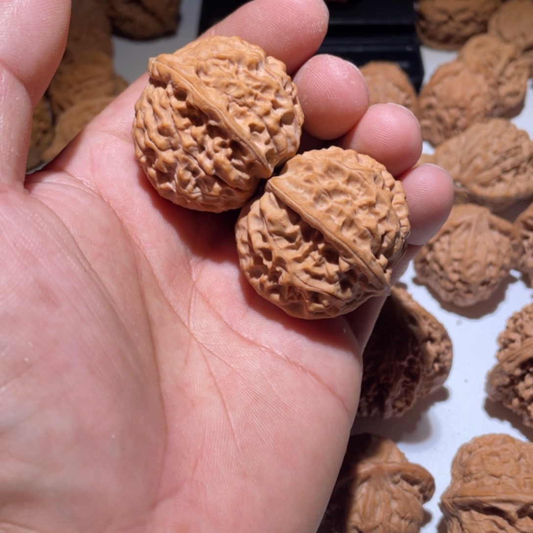 文玩核桃吊坠39.5肚全品黄松裕 色差