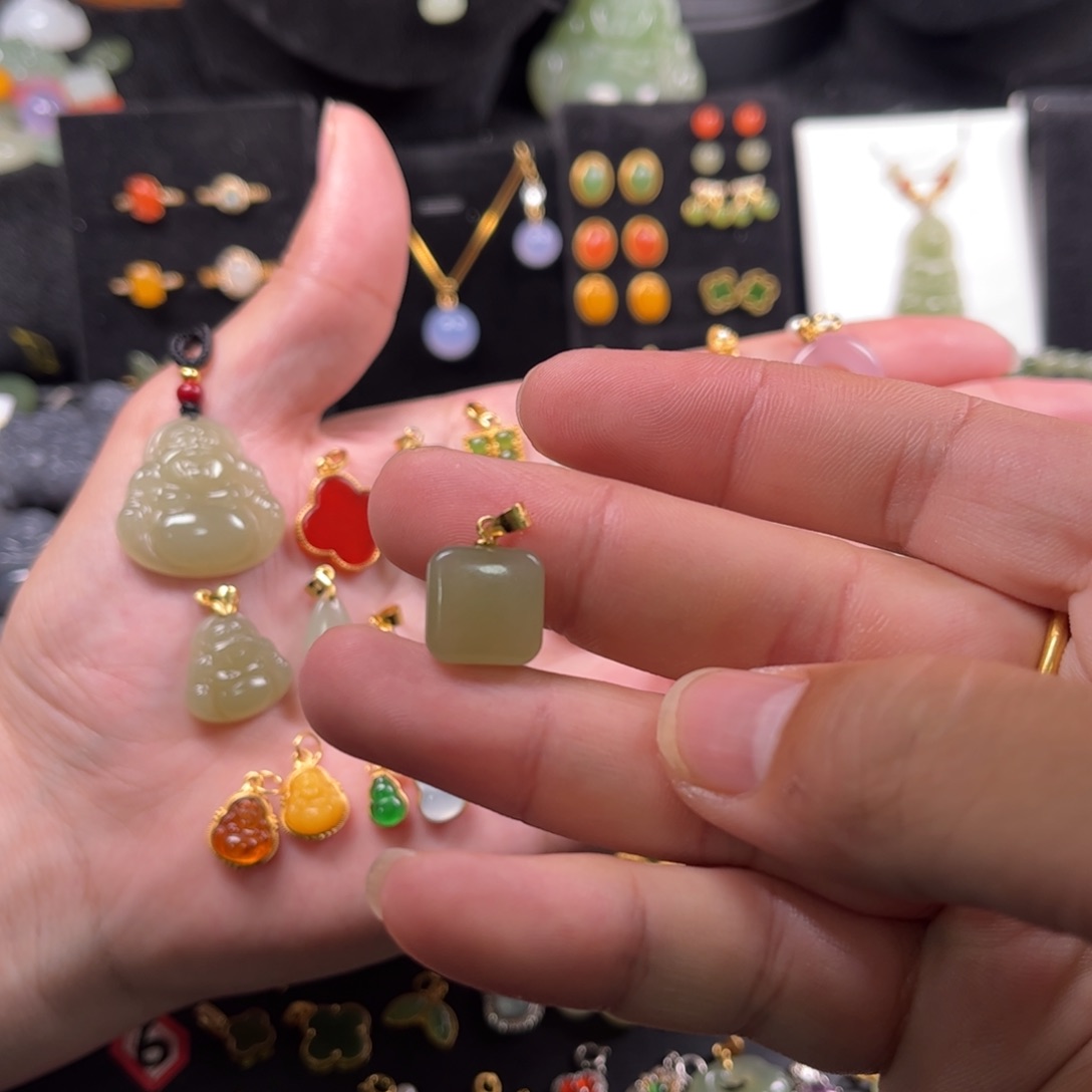 颈饰银S925镶嵌和田玉