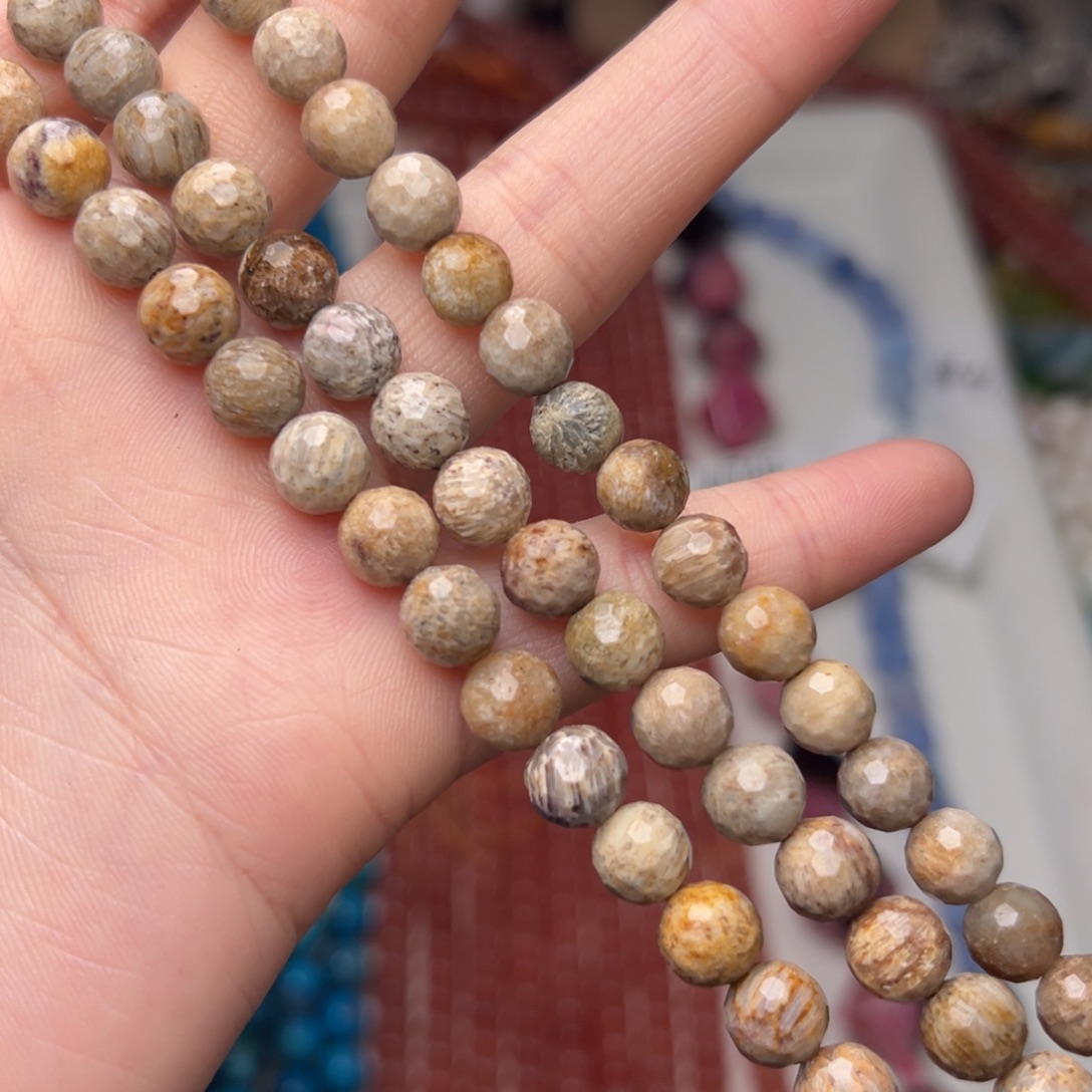 玛瑙/玉髓合金珠宝半成品W744。8mm天然菊花石刻面圆珠一条