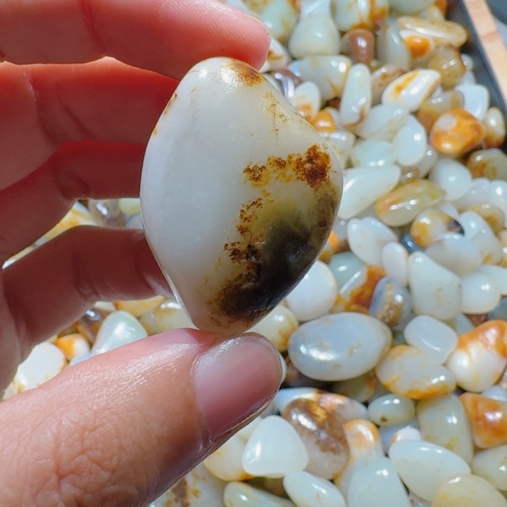 颈饰未镶嵌和田玉22.8克