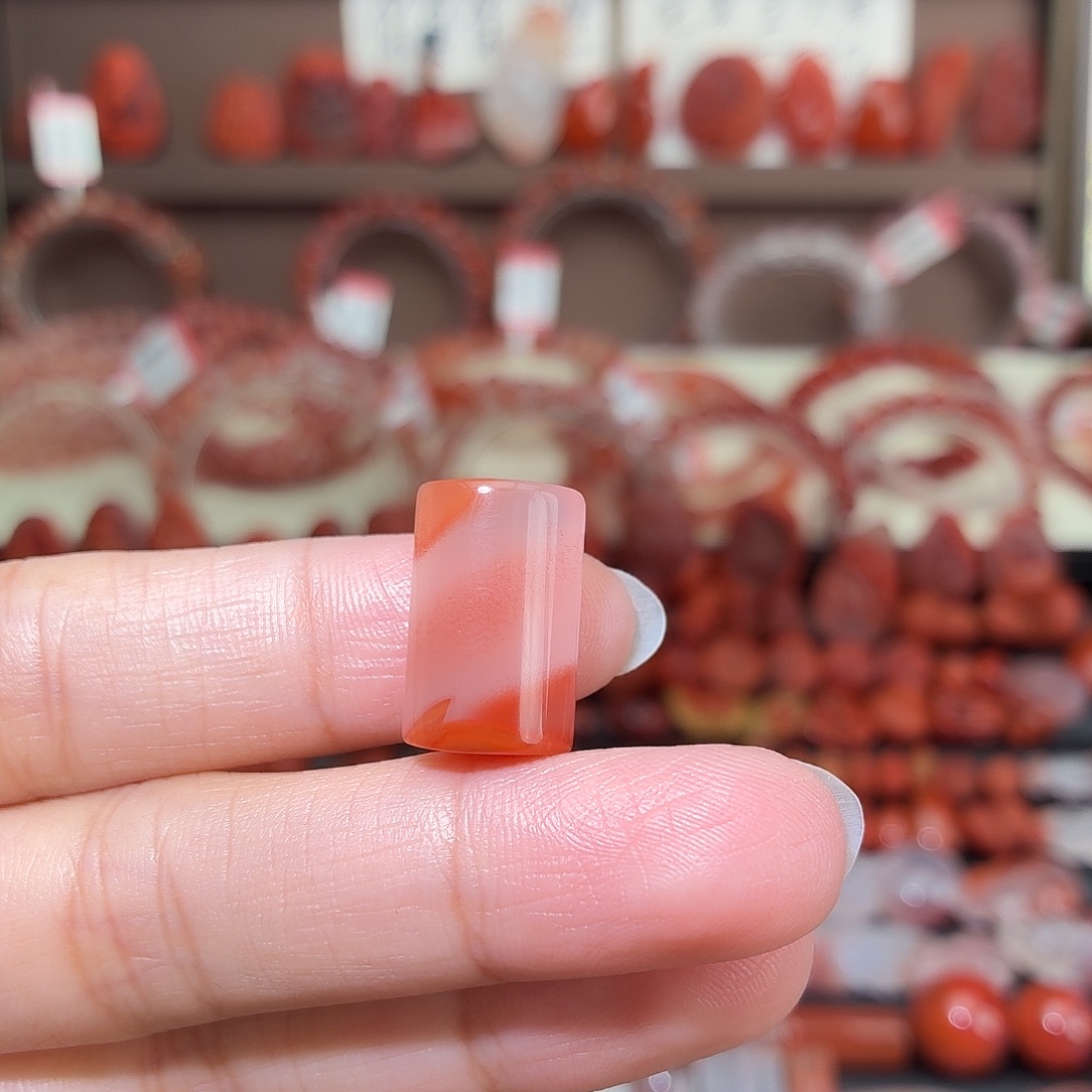 南红玛瑙未镶嵌颈饰无事牌