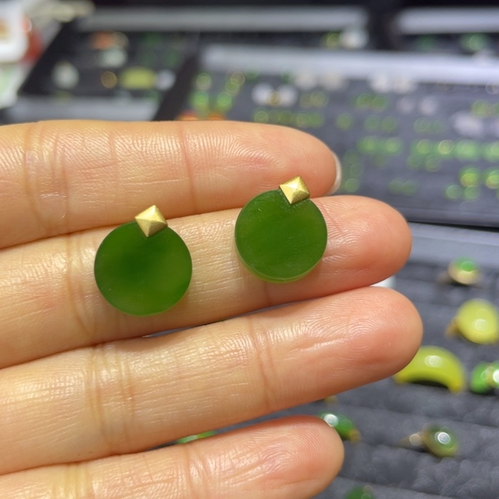 和田玉18K金镶嵌耳饰