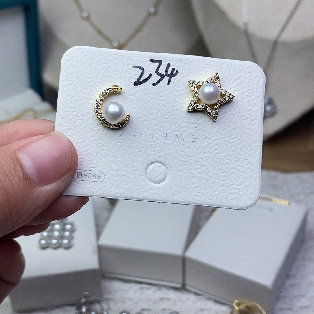 淡水珍珠银S925镶嵌耳饰