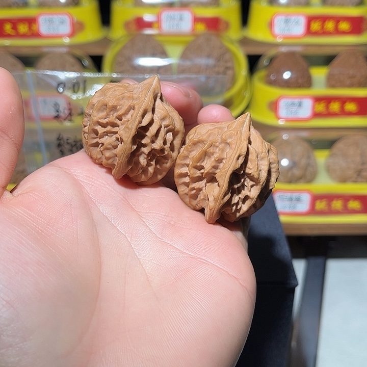 文玩核桃吊坠曹大龙