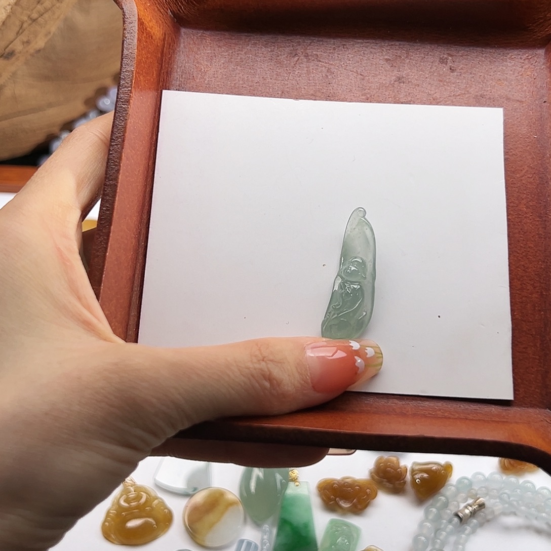 翡翠未镶嵌颈饰翡翠吊坠