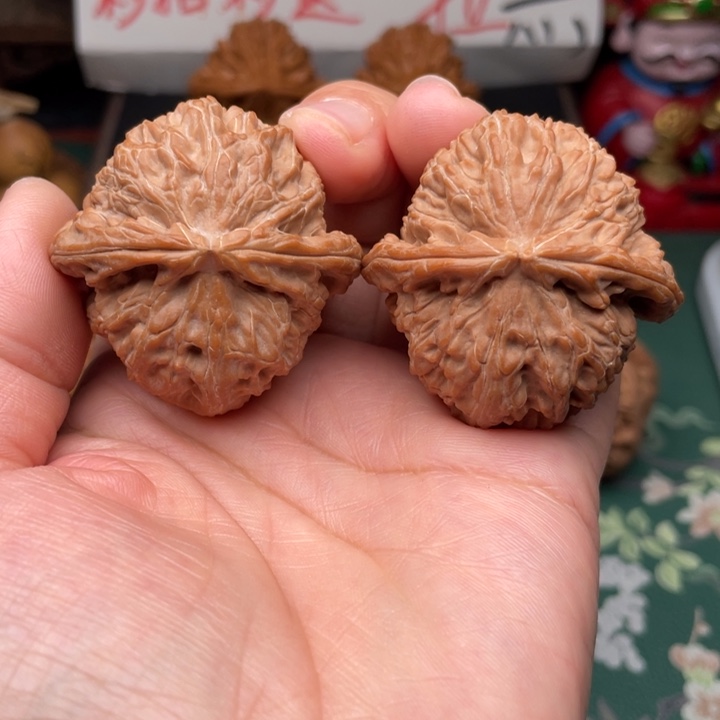 【闪购商品】把件文玩核桃43三角白48克