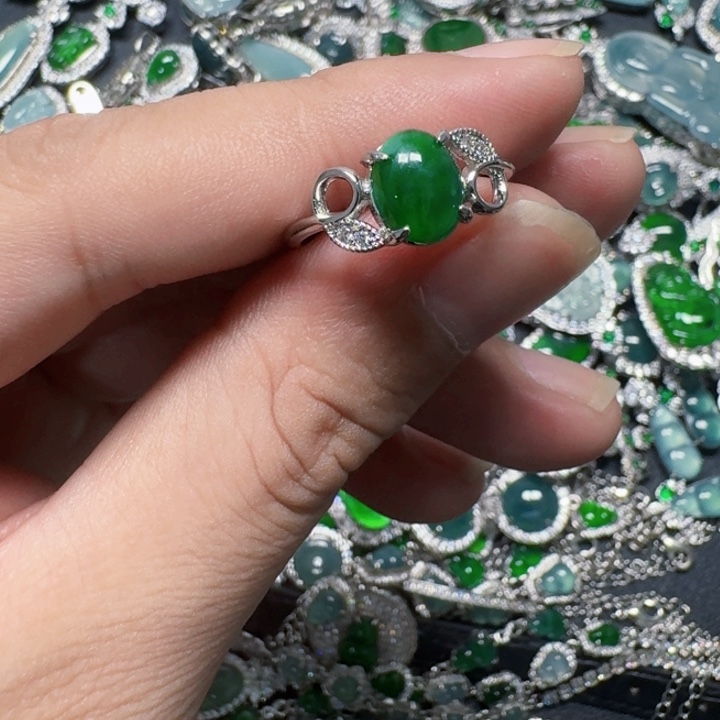 翡翠未镶嵌颈饰天然A货翡翠放漏