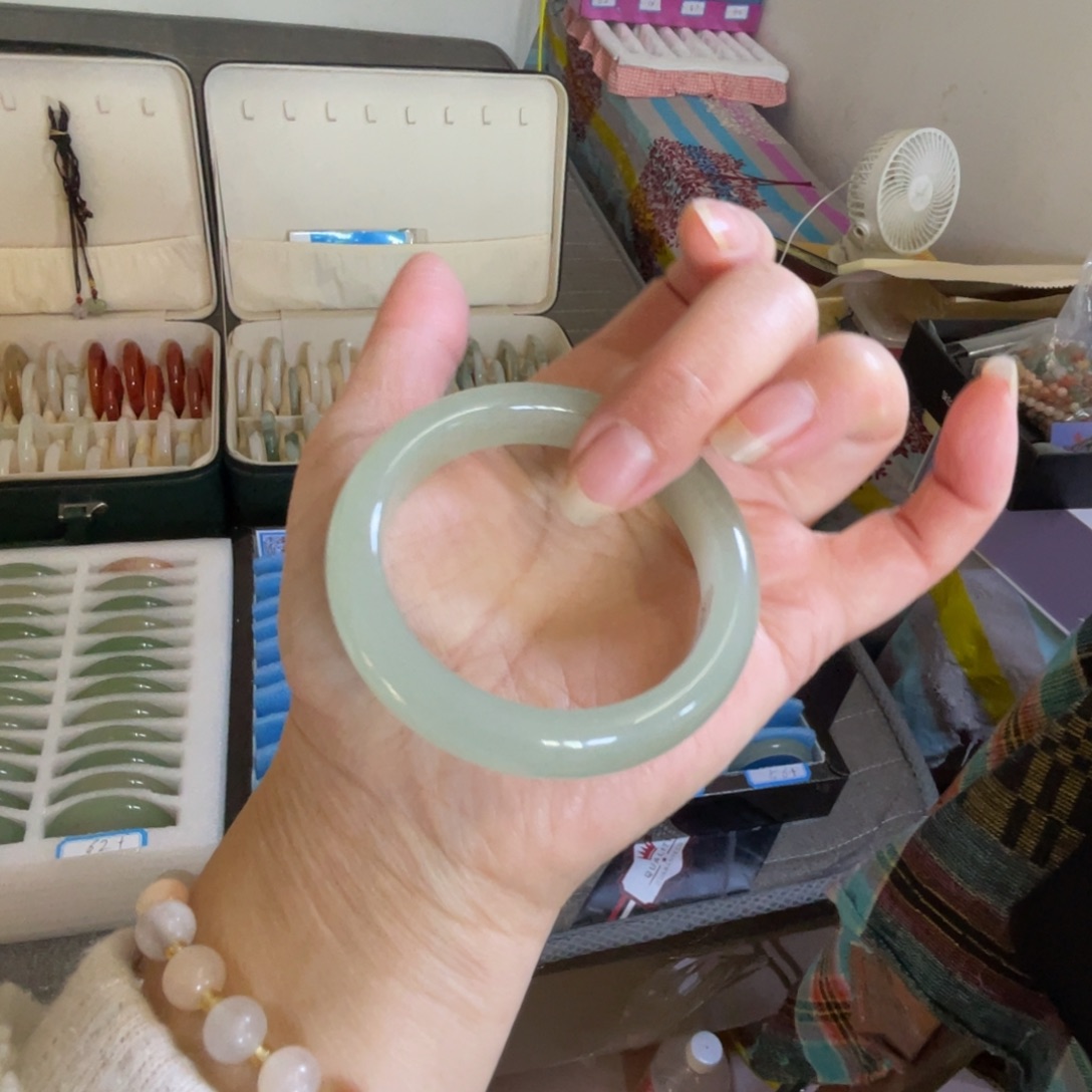 东陵石未镶嵌手镯49.7