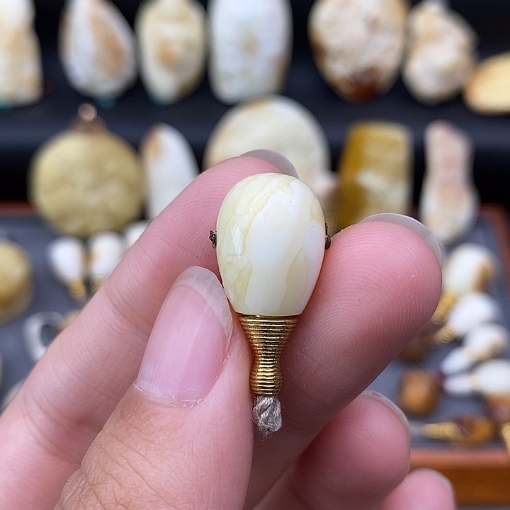 裸石琥珀未镶嵌12三通c24