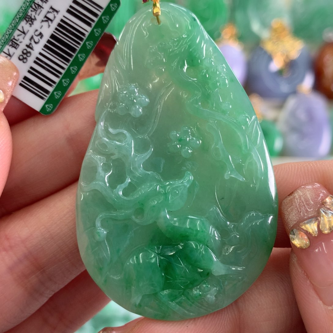 翡翠吊坠(不含链)18K金镶嵌