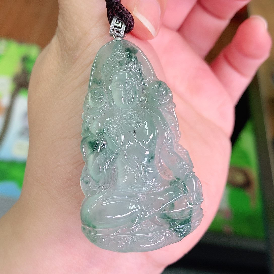 翡翠颈饰18K金镶嵌冰胶晴飘绿度母