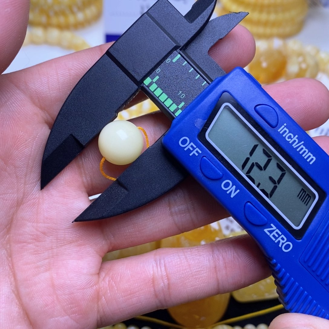 【闪购商品】蜜蜡裸石未镶嵌12+圆珠