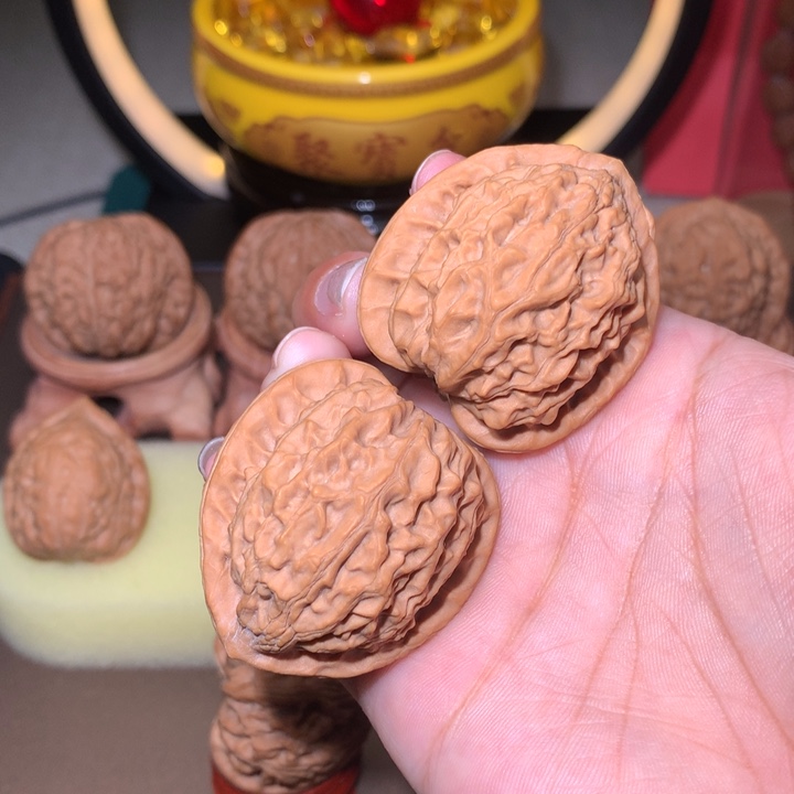 文玩核桃把件金牛