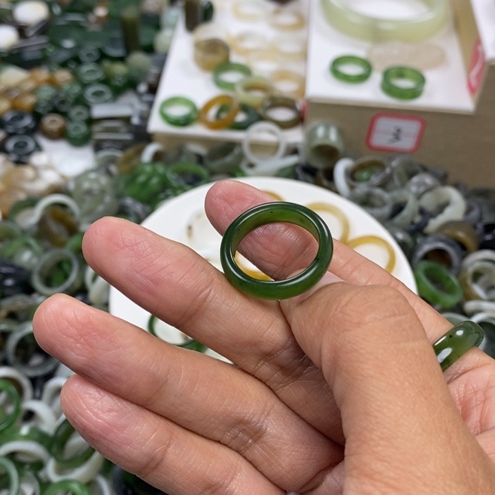 R****和田玉未镶嵌挂件