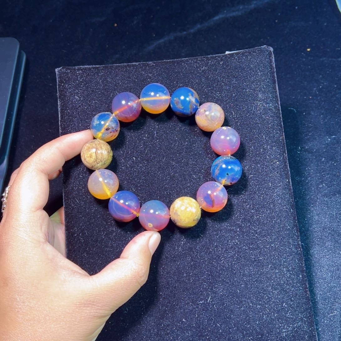 琥珀裸石未镶嵌琥珀