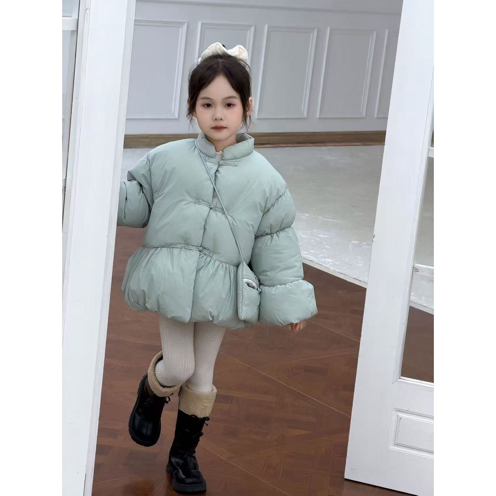 535-浅绿色新中式加兔棉衣单链接女童洋气衣服