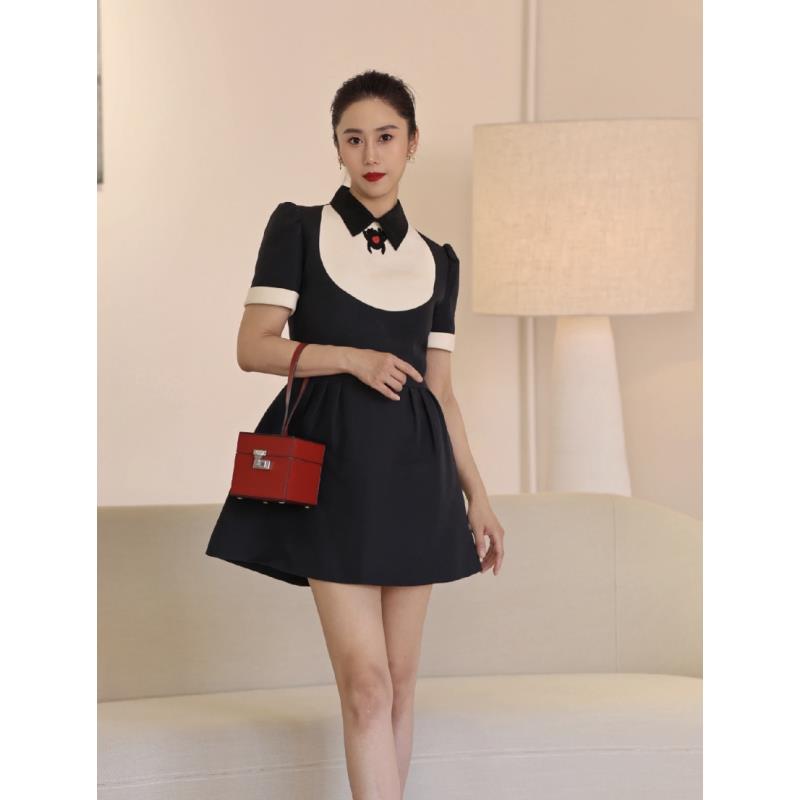 95新 DIOR/迪奥 qq479  羊毛 刺绣图案拼色连衣裙 38码 