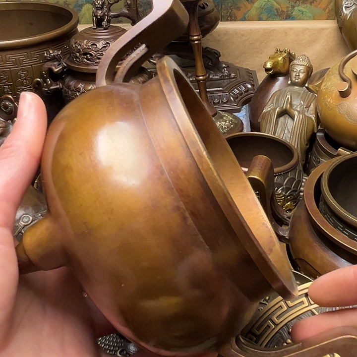 精美铜器批发档口