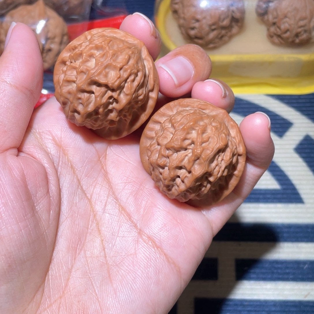 文玩核桃吊坠瓷娃娃36