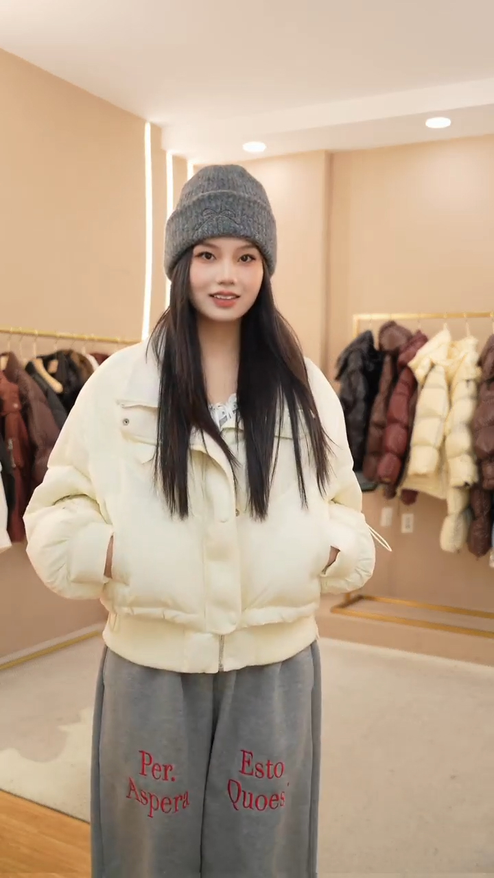 羊羔毛拼接领皮毛一体短款羽绒服88011#