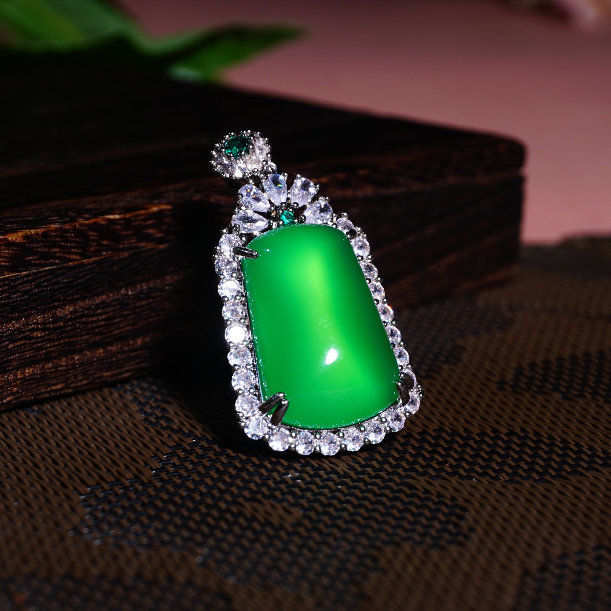 【天然玉石】绿玉髓吊坠镶嵌毛衣链首饰爆款热卖挂件玛瑙珠宝玉器