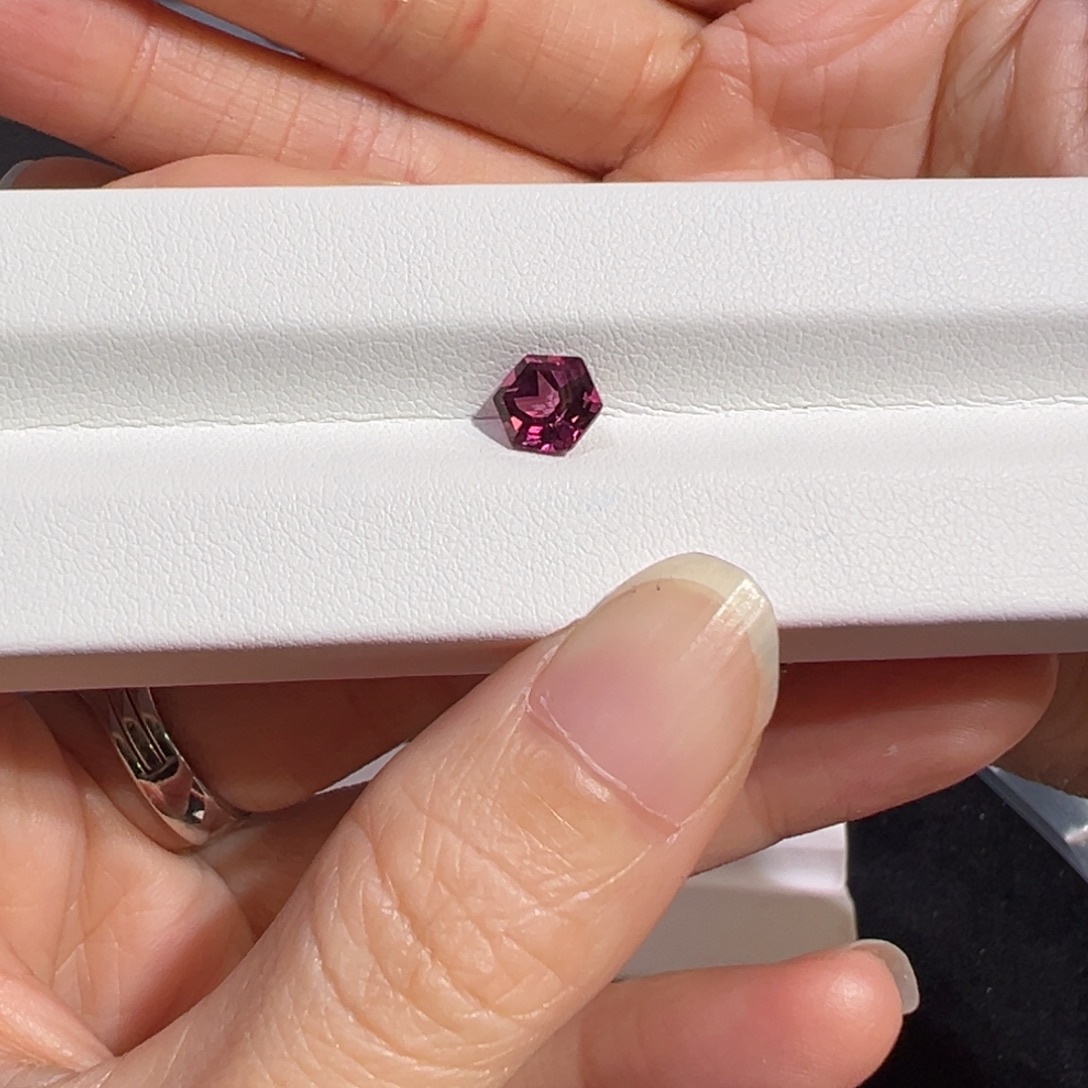 未镶嵌石榴石珠宝半成品1.32ct镁铝